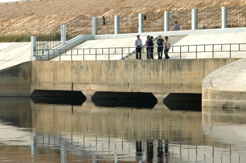 Photo 19 - Shima River Sewage Diversion Works - Flow from Shima River discharged into a 3-cell box culvert connected to Tonghu Open Drainage Channel.