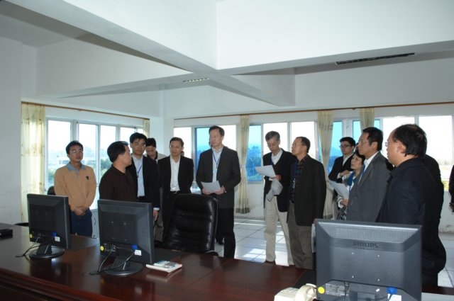 Photo 11 - Huizhou Meilake Water Purification Centre - Briefing at the control room
