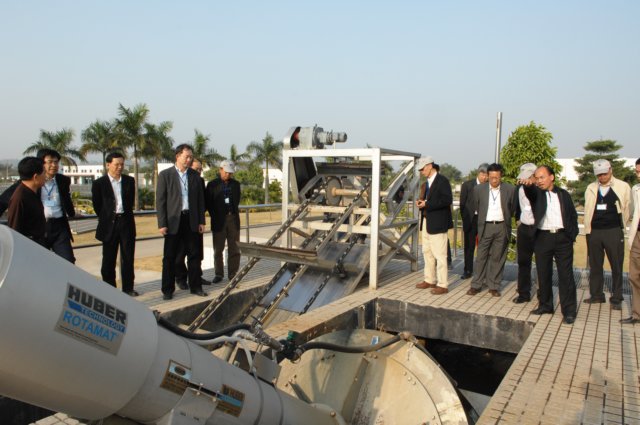 Photo 12 - Huizhou Meilake Water Purification Centre - Briefing on site