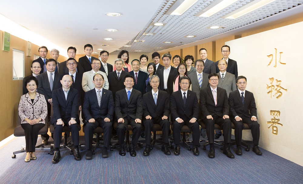 相片2-水務諮詢委員會與水務署代表合照