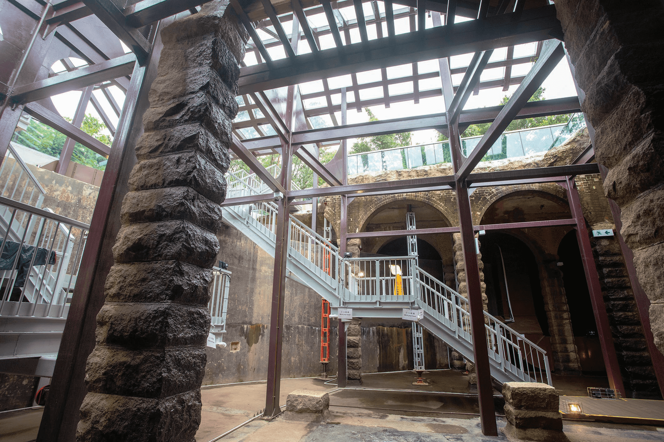 Temporary strengthening and tidying works using reinforced-glass roofing for natural lighting