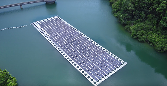 石壁水塘浮动太阳能板发电系统 (相片三)