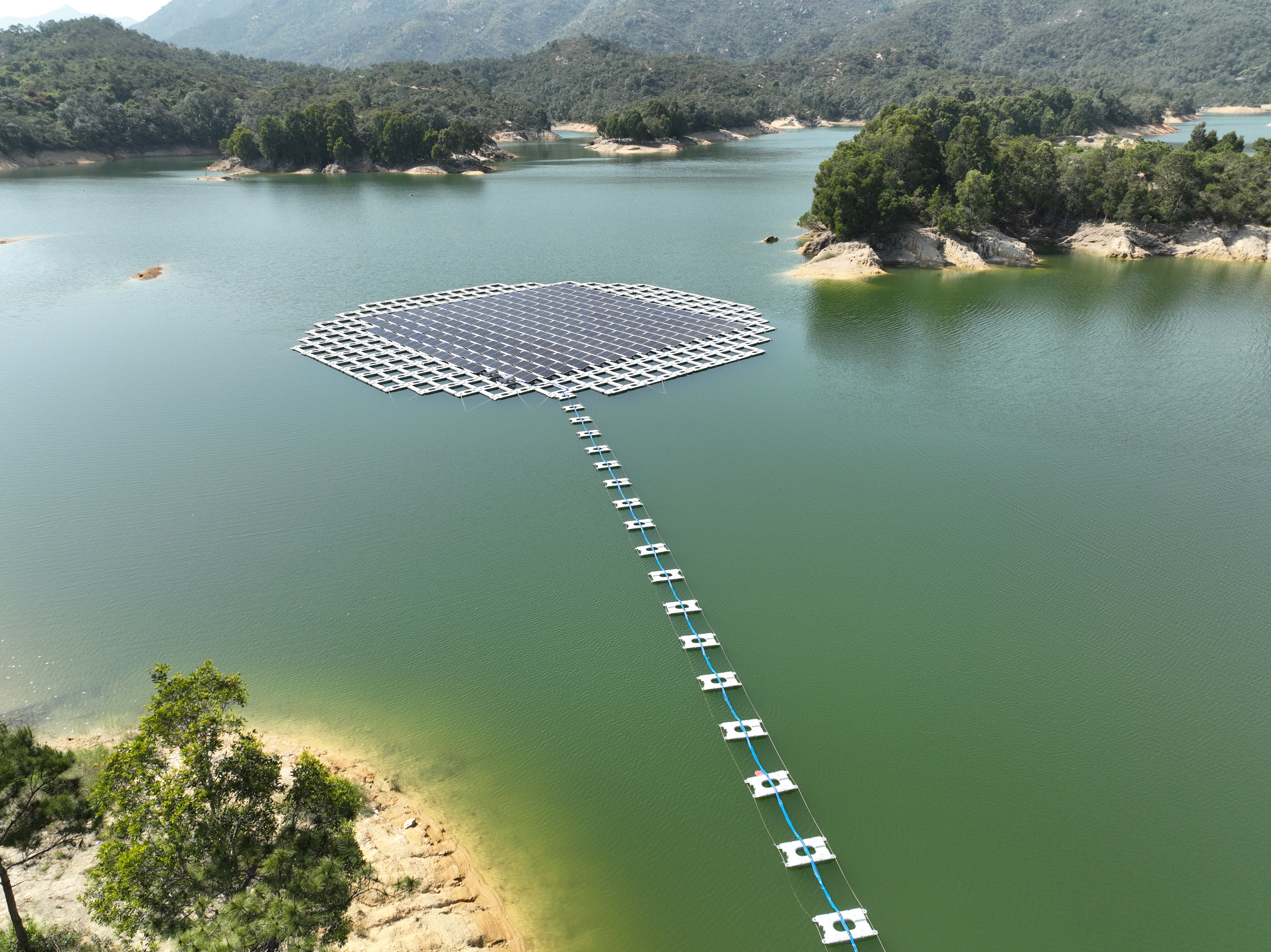 大欖涌水塘浮動太陽能板發電系統 (相片二)