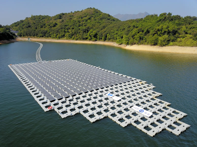 Photo - The floating solar power system is an integration of the creativity of human being and the nature. Let the vessel-like panels generate electricity while rippling on the reservoir.