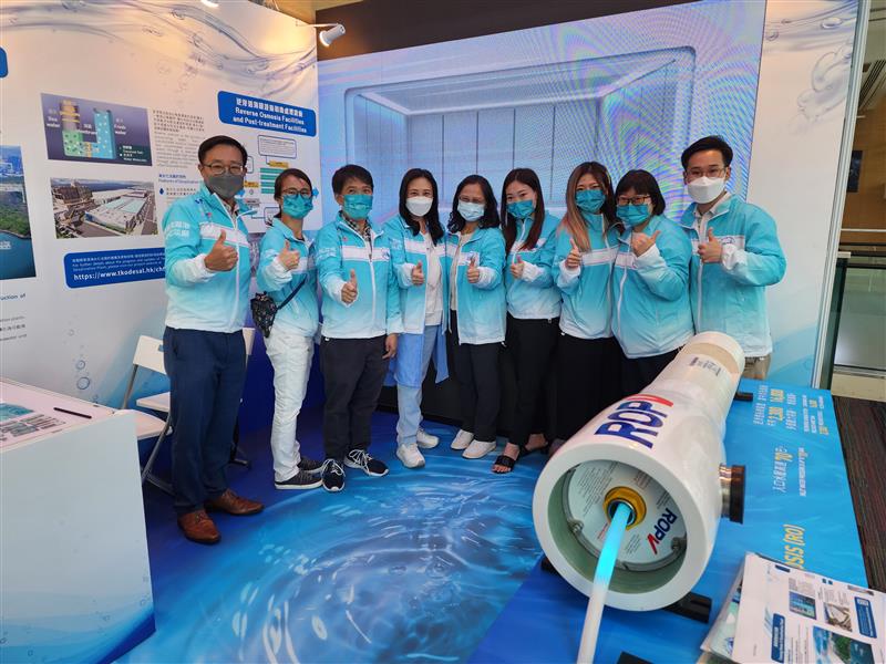 Legislative Council Member Hon Elizabeth Quat (fourth left) pictured in exhibition booth with WSD Assistant Director Irene Pang (fifth right) and project team members.