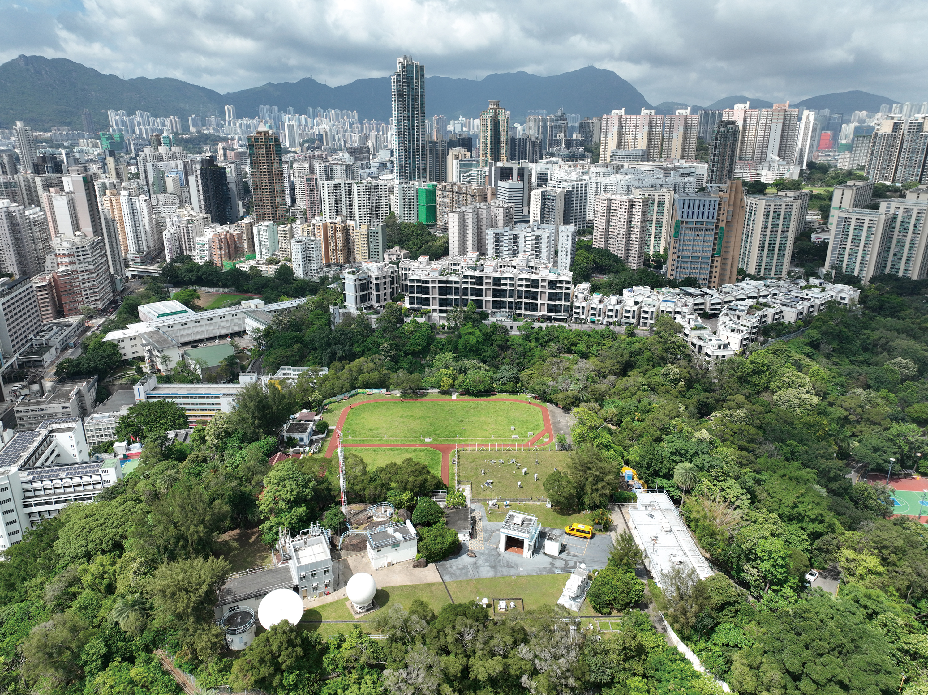 位於油麻地海水配水庫上蓋的油麻地配水庫休憩花園